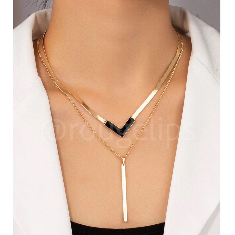 Layered Charm Gold Tone Chain Necklace Zinc Alloy Black V charm, Geometric